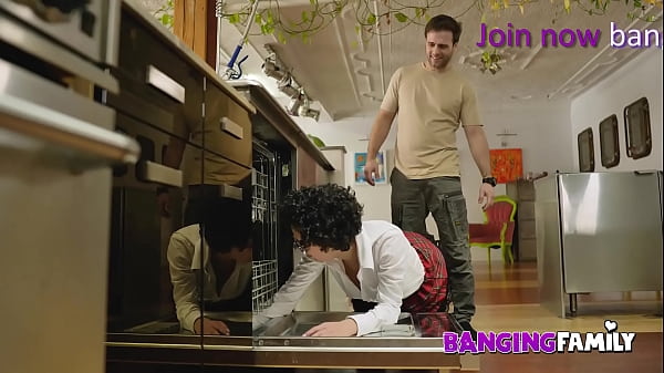 Banging Family – Step-Bro Fuck Me While Im Stuck