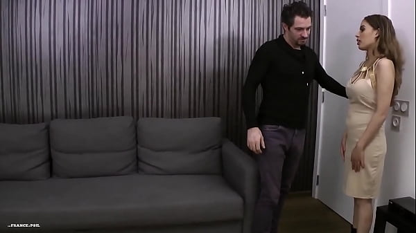 Masseuse beurette s’occupe bien de son client